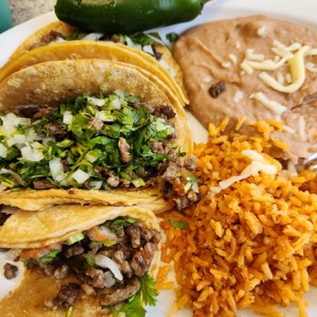 El Pastor signature dishes Taco Carne Asada
Taco Chicken
Taco Pastor